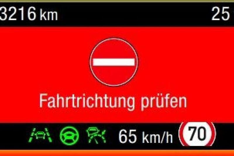 Falschfahrer-Warnfunktion: Technologie des neuen Ford Focus hilft bei der Vermeidung von