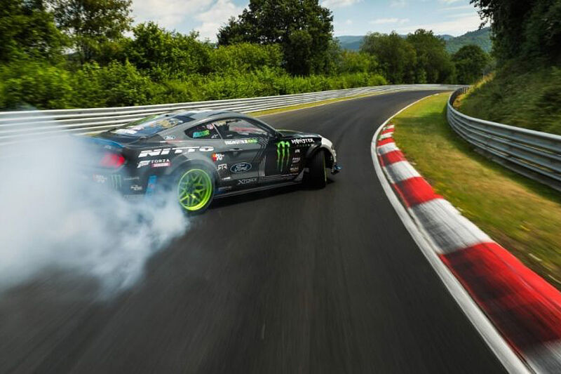 Spektakuläres Ford-Video: Vaughn Gittin Jr. driftet als erster Fahrer überhaupt über die komplette Nürburgring-Nordschleife