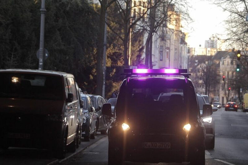 Ford testet Lichtsignale für die Kommunikation zwischen autonomen Fahrzeugen und Fußgängern