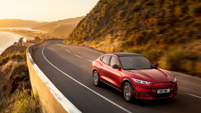 Neuer Ford Mustang Mach-E verbessert Genauigkeit von Reichweiten-Angaben mittels Cloud